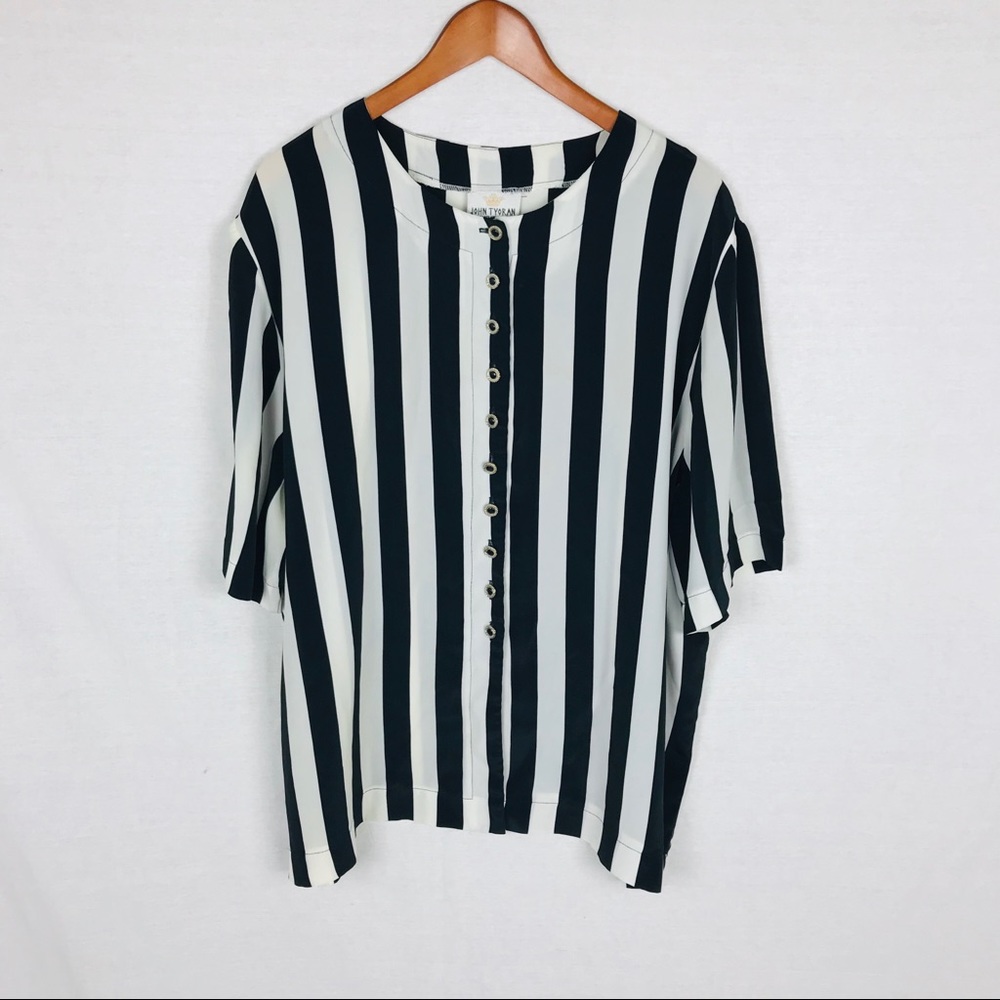 Vintage John Tyoran exclusiff top 2X beetlejuice